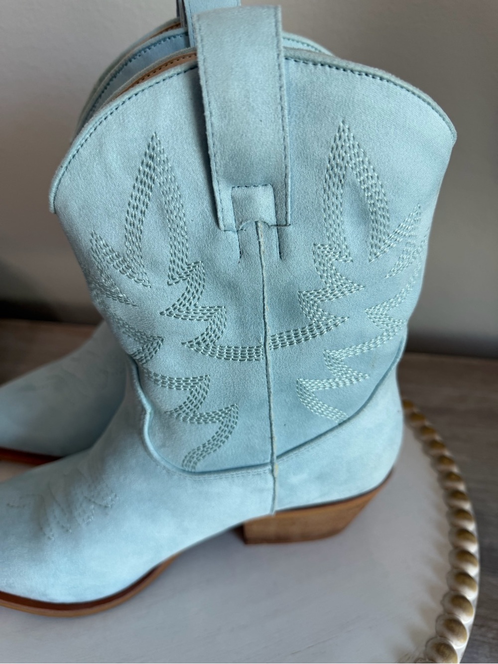 Mi.iM Light Blue Embossed Faux Suede Western Rodeo Heeled Pull-On Boots 9 - Picture 5 of 10